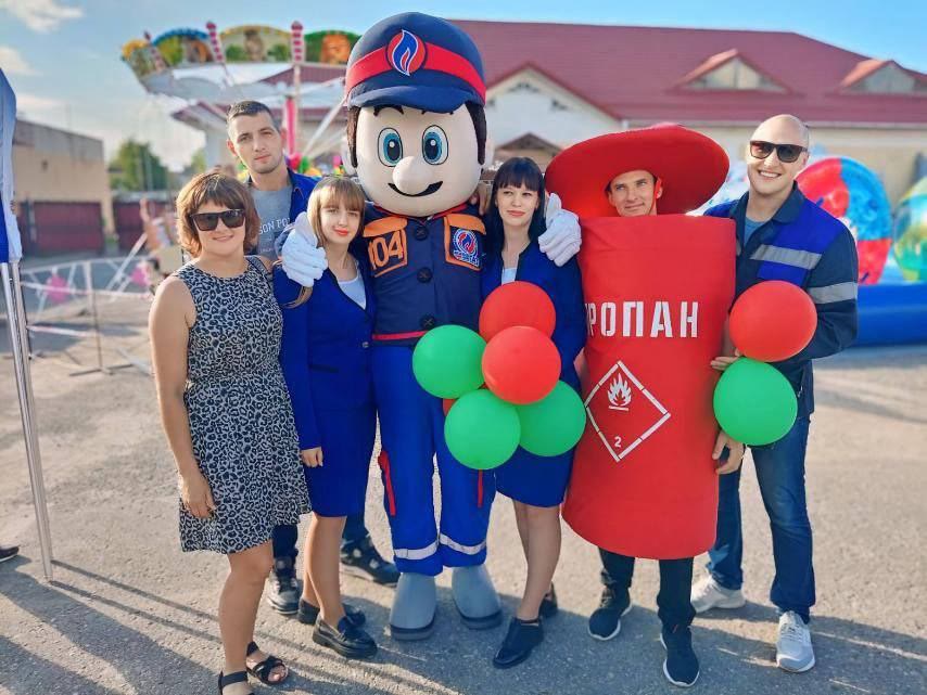 Коллектив Докшицкого РГС принял активное участие в районном конкурсе на лучшую эмблему Года качества и в праздничном шествии «30 лет под знаком качества».