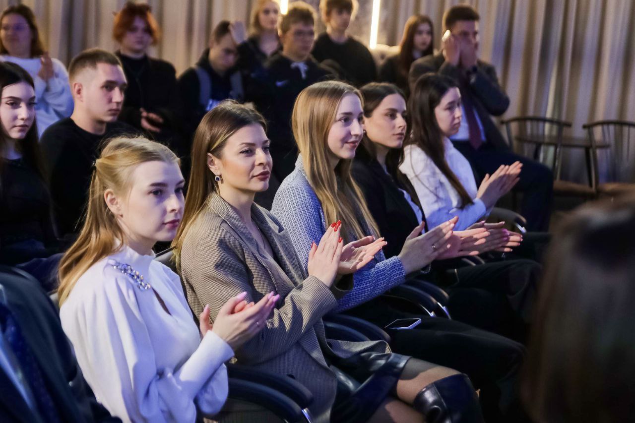 Молодежная премия «ВРЕМЯ МОЛОДЫХ».