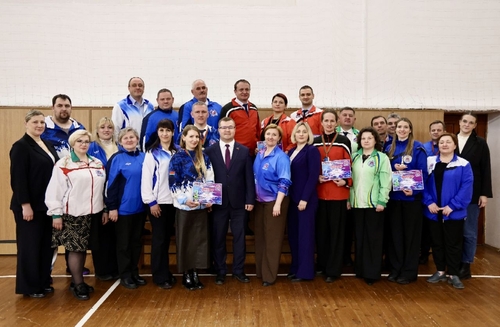 Соревнования по шахматам принесли первые награды.