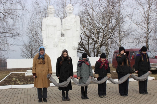  Коллектив ПУ "Чашникигаз" принял участие в митинге-реквиеме "Давайте, люди, никогда об этом не забудем",