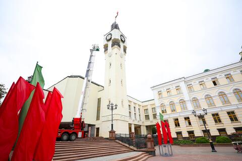 Торжественная церемо­ния чествования Госу­дарственного флага Республики Беларусь