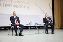 Красивым завершением сегодняшнего форума стала волшебная концертная программа, в которой творческие коллективы ПГУ имени Евфросинии Полоцкой и УП «Витебскоблгаз» подарили зрителям яркие и насыщенные номера. Это событие стало истинным праздником искусства, прелестно переплетающим таланты и страсти исполнителей. Как только последние аккорды стихли, Юрий Яцентович и Александр Васильевич выразили искреннюю благодарность всем участникам форума и заверили присутствующих, что такие встречи станут постоянной и неот