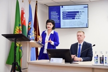  На основе объективных фактологических и статистических материалов заместитель генерального директора по идеологической работе и социальным вопросам УП «Витебскоблгаз» Светлана Андреевна Волкова проанализировала актуальные тенденции в отечественных и мировых демографических процессах.