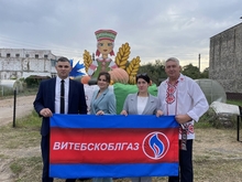 Также наши работники приняли участие в возложении цветов на братском захоронении в аг.Башни. Поздравляем работников Шумилинского района газоснабжения с победой и желаем дальнейших успехов!