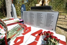 Сегодня на братской могиле 4296 в деревне Выходцы прошло патриотическое мероприятие по увековечению 22 бойцов, погибших во время операции «Багратион». 